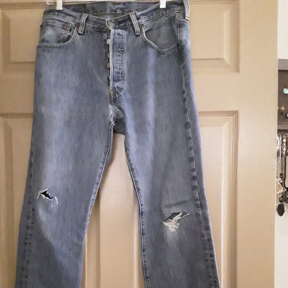 Women's  Distressed Vintage Levi 501